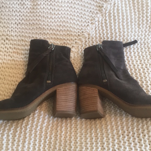 Dolce Vida grey shade booties - Picture 3 of 7